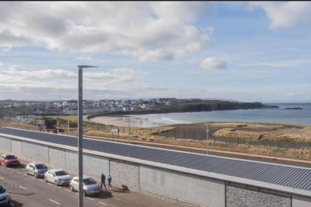 Modern Apartment With Sea Views Portrush Exterior photo